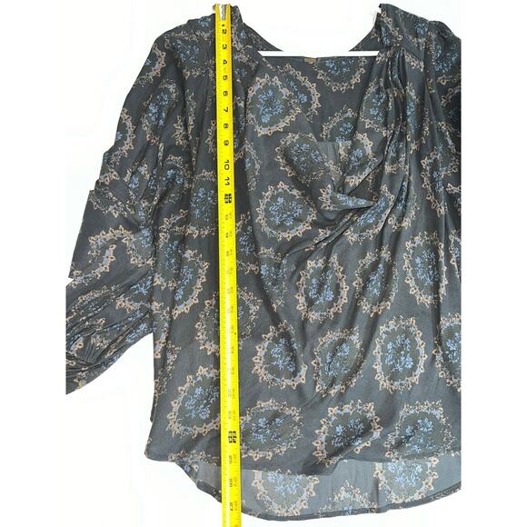 Free People Blouse Size L Dark Gray Peasant Floral Cowl Neck High-Low Hem Shirt - Picture 13 of 16
